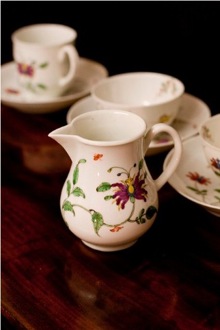 English Worcester Honeysuckle Pattern China 